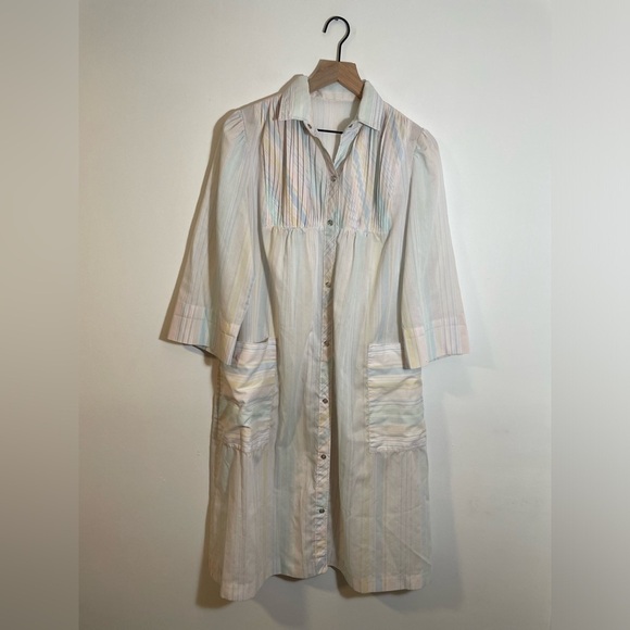 Retro Pastel GrannyCore House Coat Gown, Vintage Pleated Detail, Snap Buttons - Picture 7 of 11